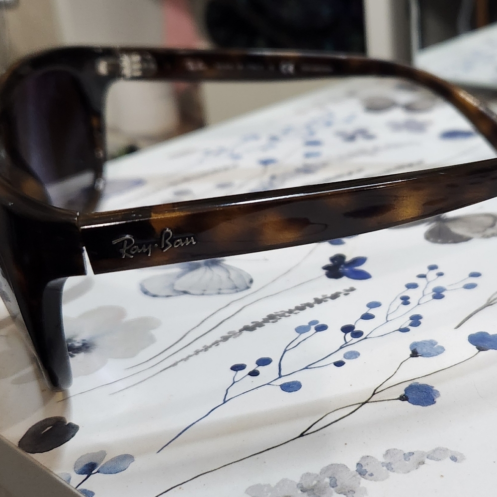 FRAMES:Ray-Ban Tortoise Shell Sunglasses - Picture 11 of 14